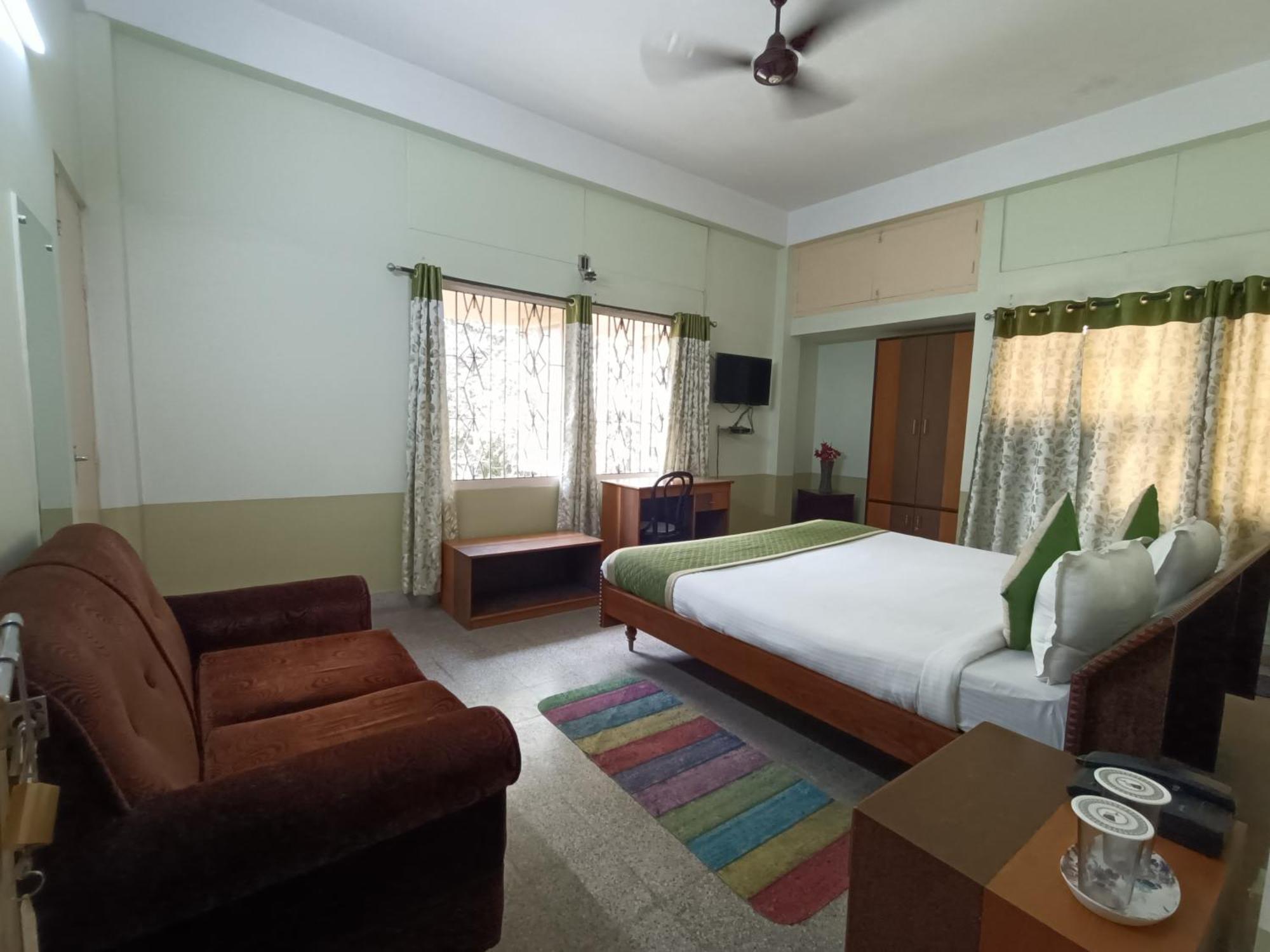 Riverview Guest House Гувахати Экстерьер фото